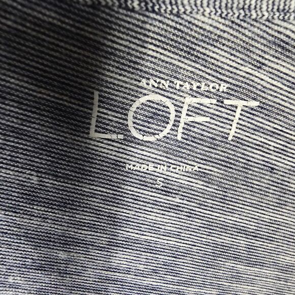 LOFT Women's Charcoal V-Neck Blouse Size Small - Picture 10 of 14